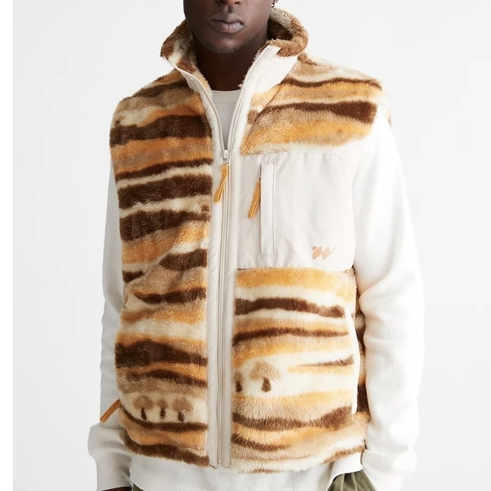 Urban Outfitters Without Walls Cozy Fleece Mushroom Vest Size XL NWT